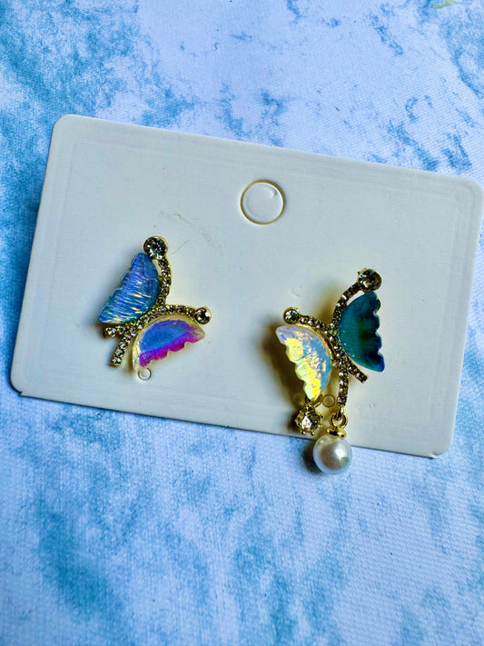 E394 Aretes Mariposa Perla