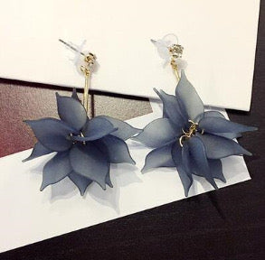 E3318 Aretes petalos acrilico colgantes 7cm