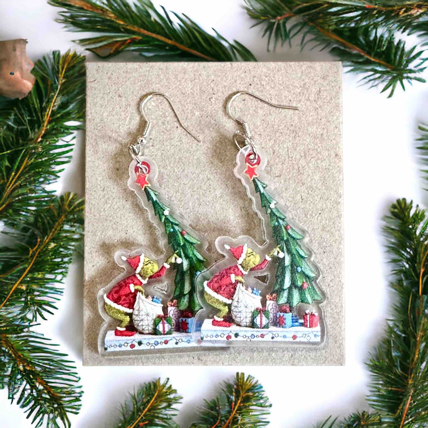 J151 Aretes grinch grandes ligeros acrílico liso 7.5cm