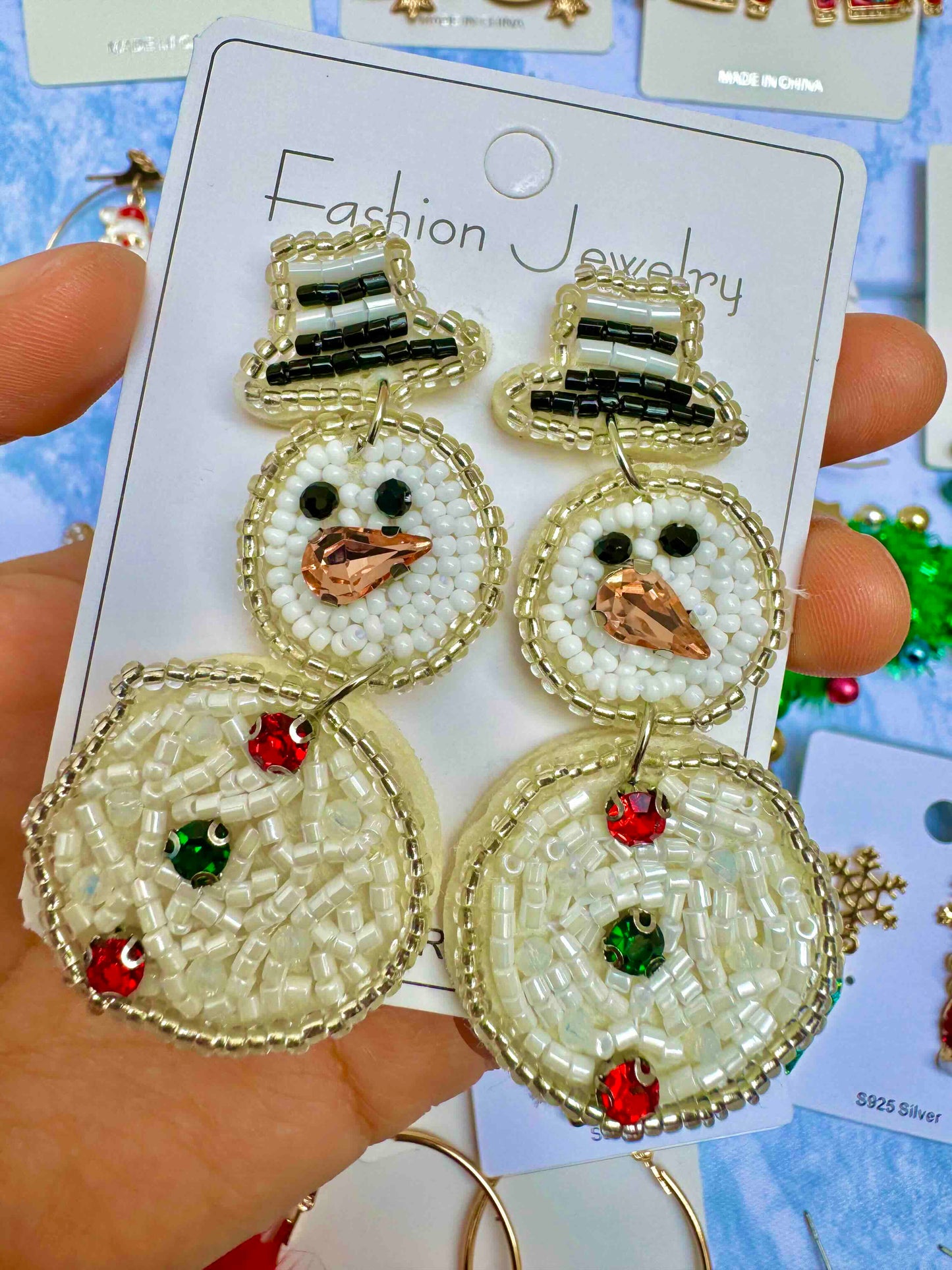 E671 Aretes muñeco de nieve chaquira bordado hechos a mano hermosos 7cm